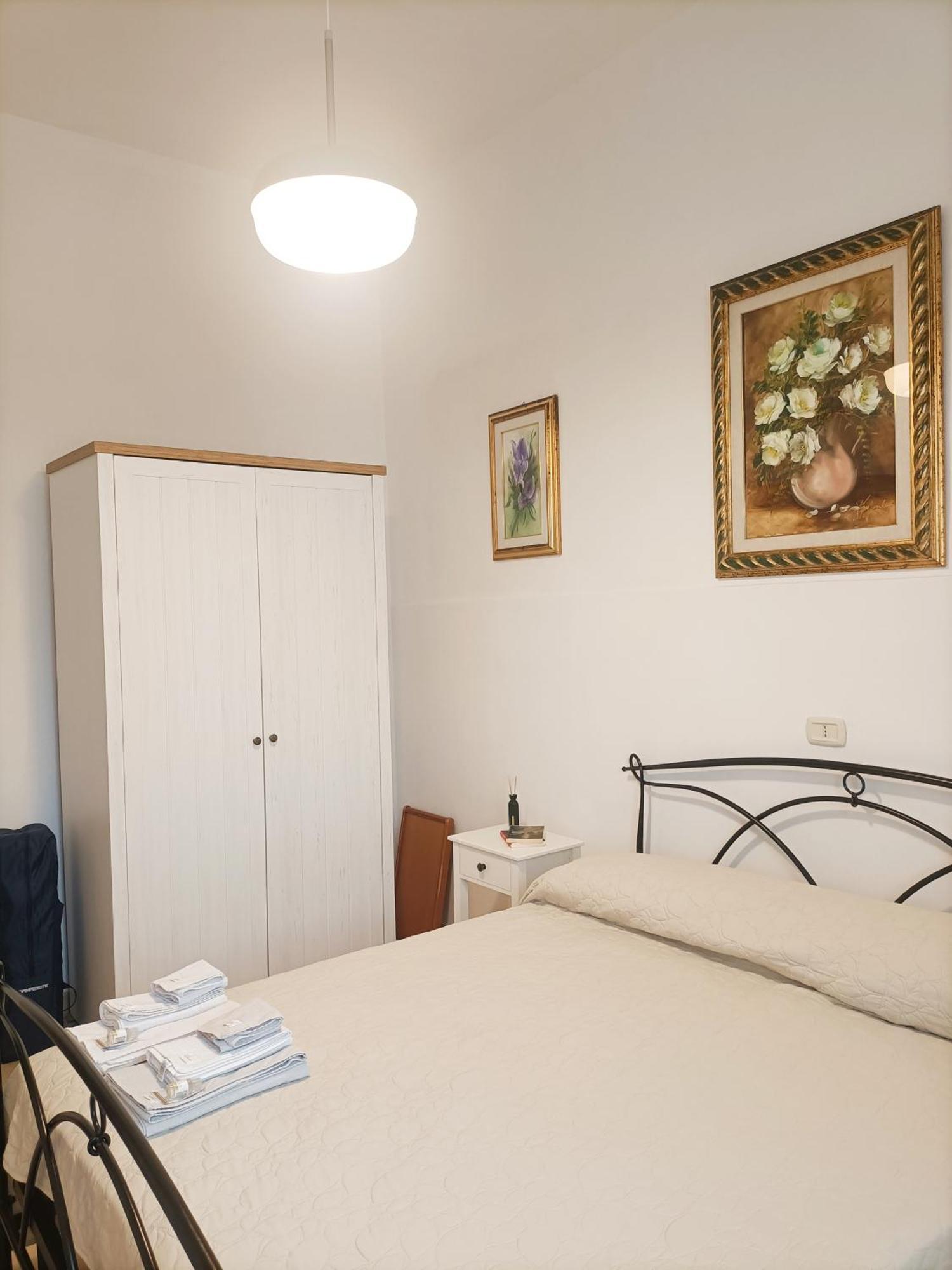 Bright Port View Apartment- Free Parking Cagliari Bagian luar foto