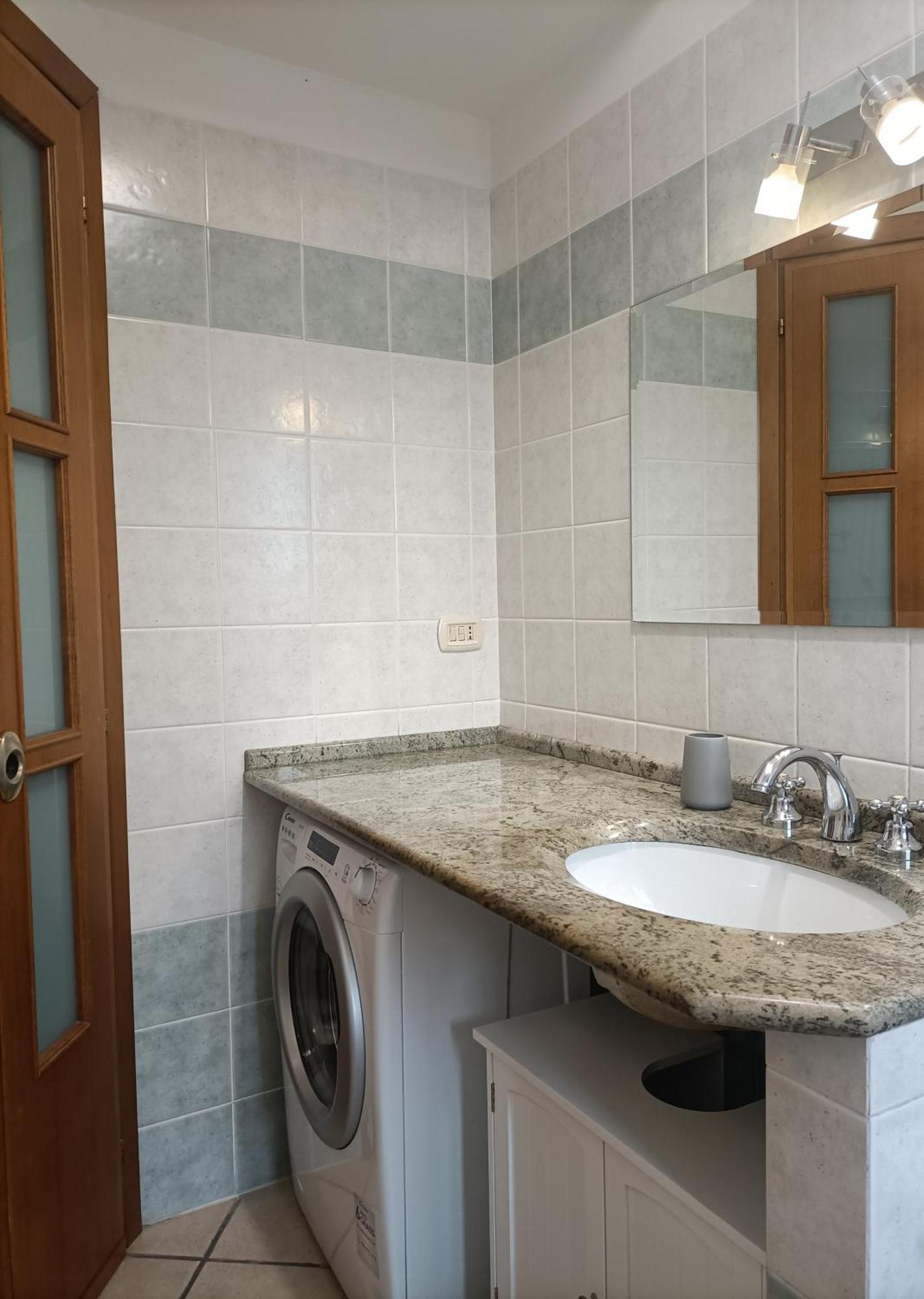 Bright Port View Apartment- Free Parking Cagliari Bagian luar foto