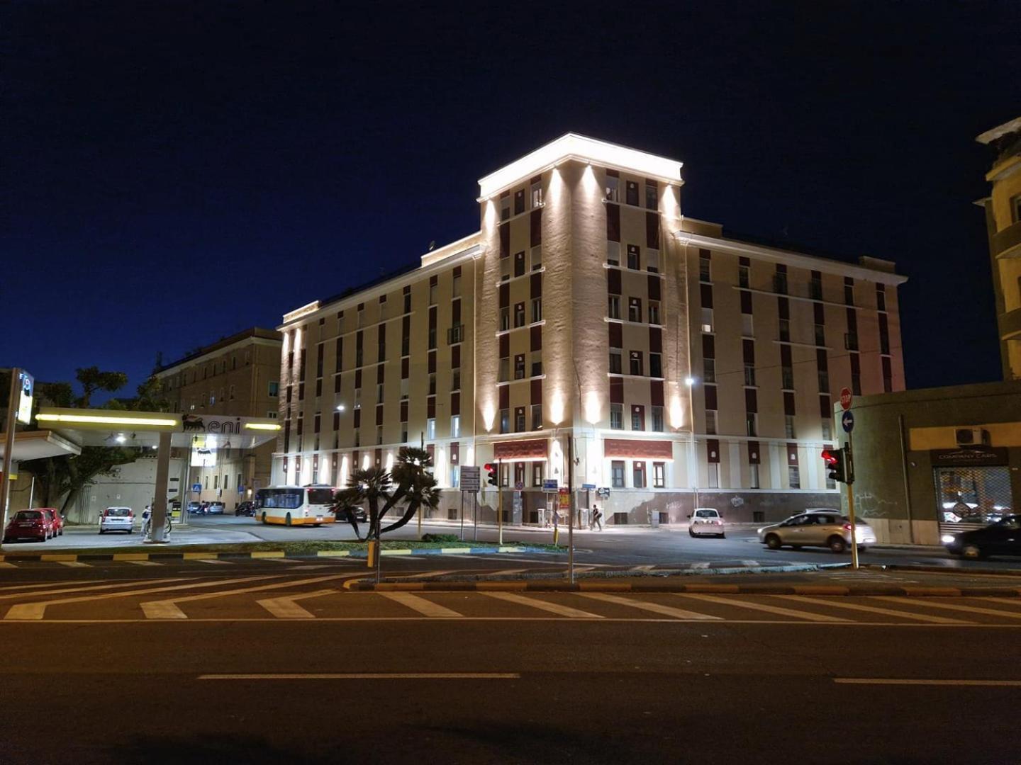 Bright Port View Apartment- Free Parking Cagliari Bagian luar foto