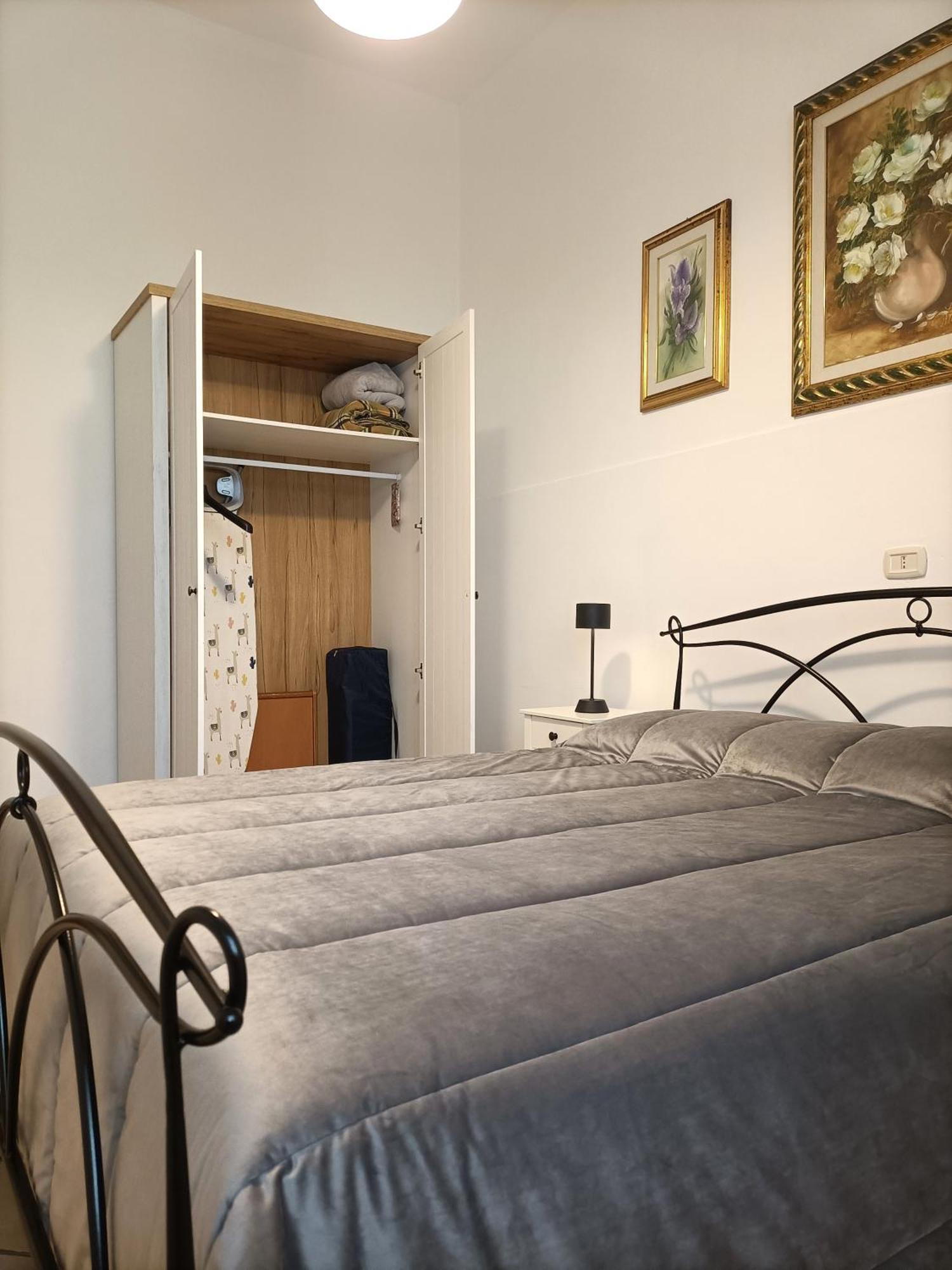 Bright Port View Apartment- Free Parking Cagliari Bagian luar foto